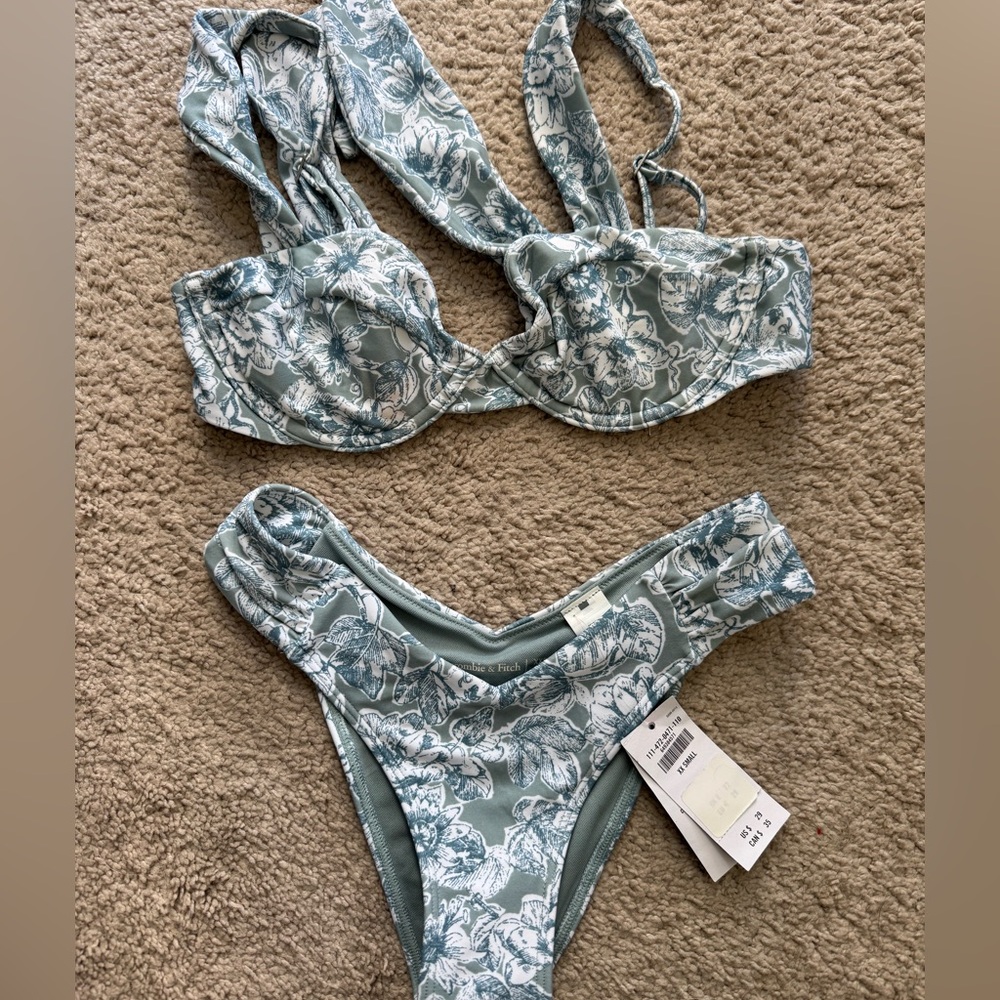 Abercrombie Blue Floral Bikini XXS/XS NWT
